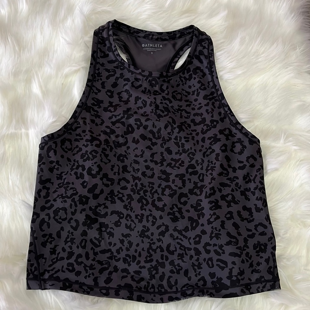 Athleta leopard print shanti crop. Size small.